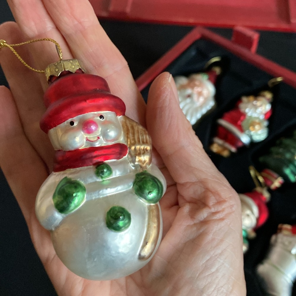 Mikasa Antique Christmas Ornament Set - Picture 6 of 9